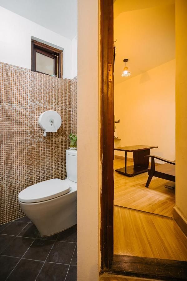 Entire French house with 4 bedrooms in Hanoi downtown Buitenkant foto