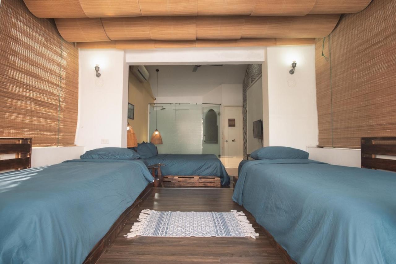 Entire French house with 4 bedrooms in Hanoi downtown Buitenkant foto