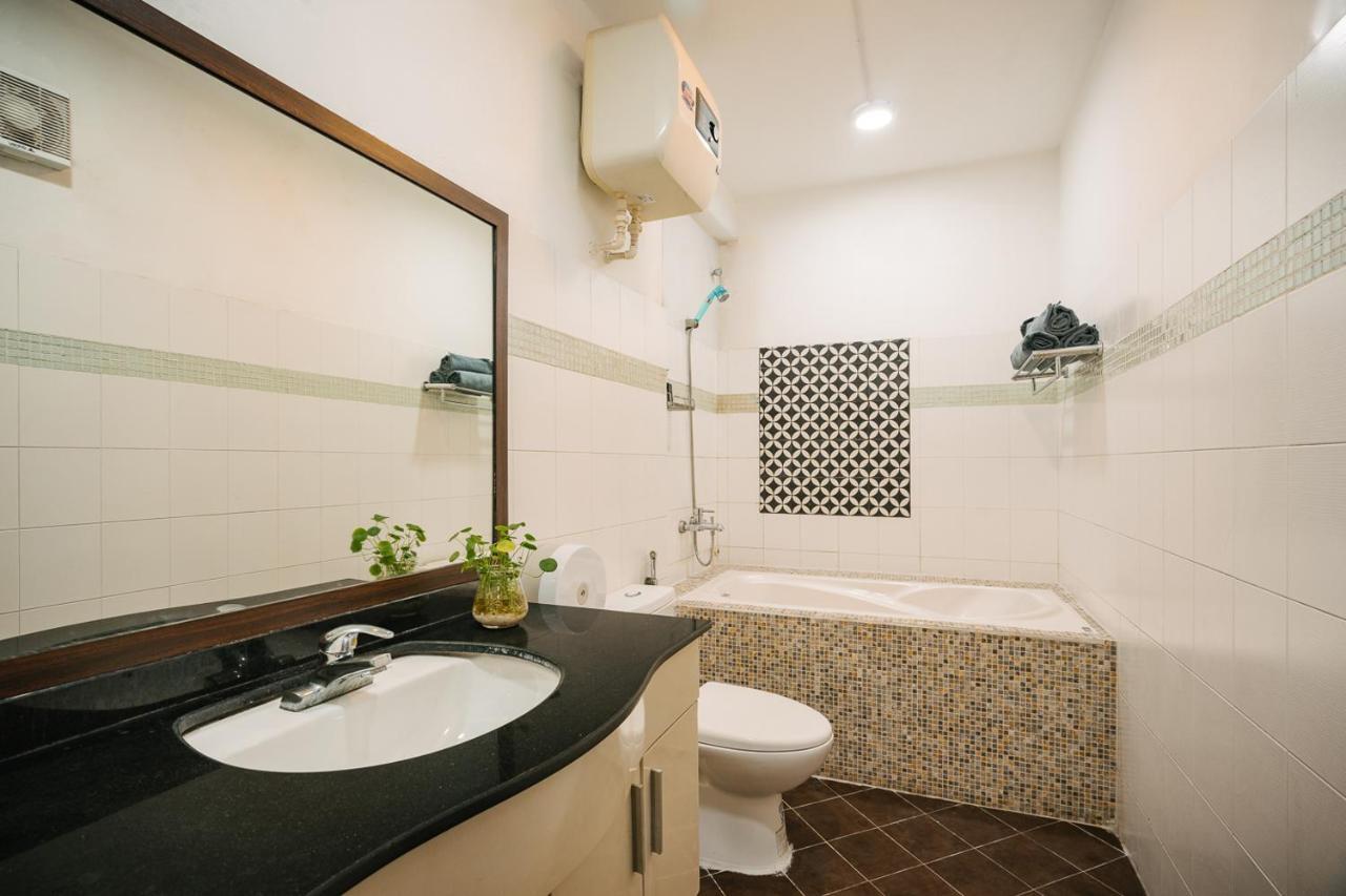 Entire French house with 4 bedrooms in Hanoi downtown Buitenkant foto