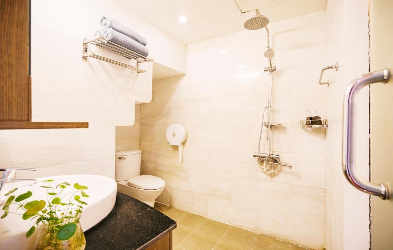 Entire French house with 4 bedrooms in Hanoi downtown Buitenkant foto